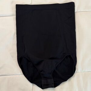 Spanx belly and butt coverage, Shapeware